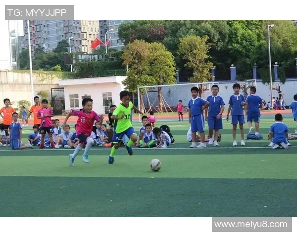 深圳市校园足球明星展现青春风采助力足球文化发展新篇章